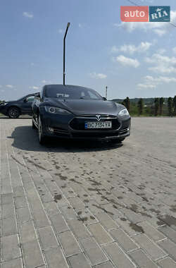 Лифтбек Tesla Model S 2015 в 
