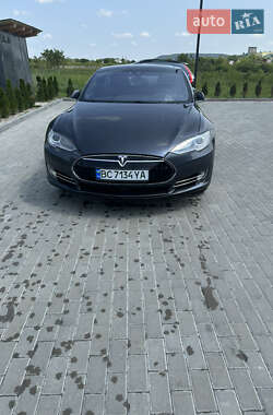Лифтбек Tesla Model S 2015 в 