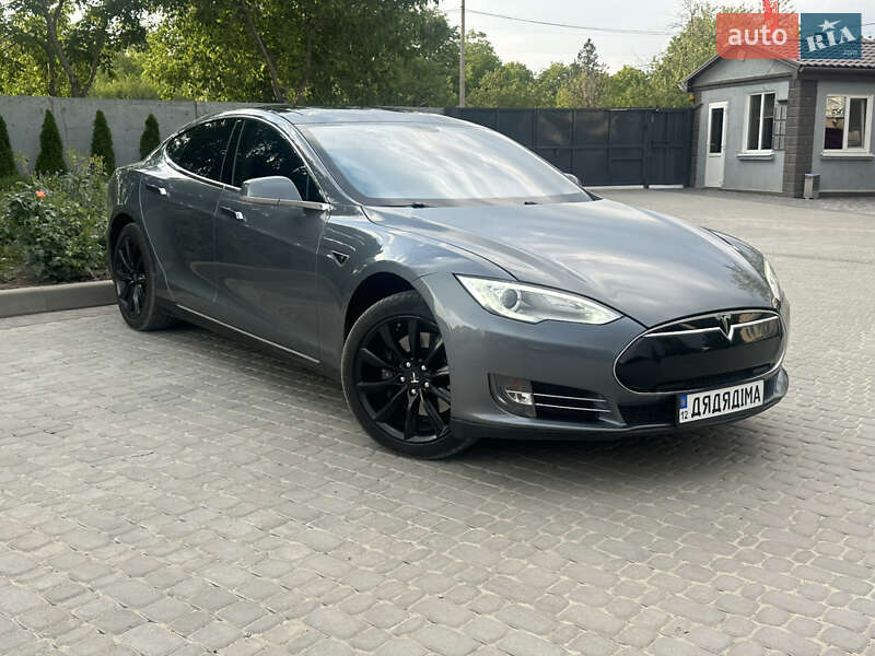 Лифтбек Tesla Model S 2013 в Кропивницком
