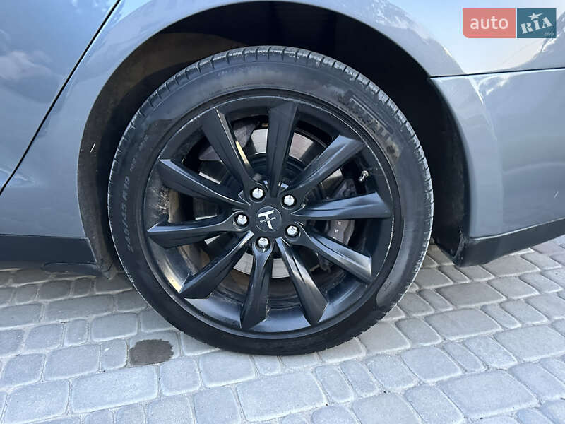 Лифтбек Tesla Model S 2013 в Кропивницком