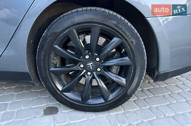 Лифтбек Tesla Model S 2013 в 