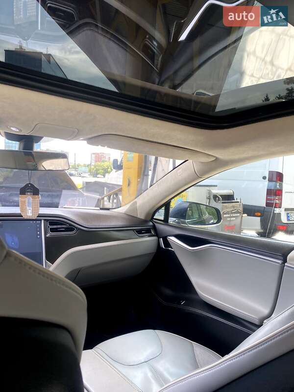 Лифтбек Tesla Model S 2014 в Тернополе