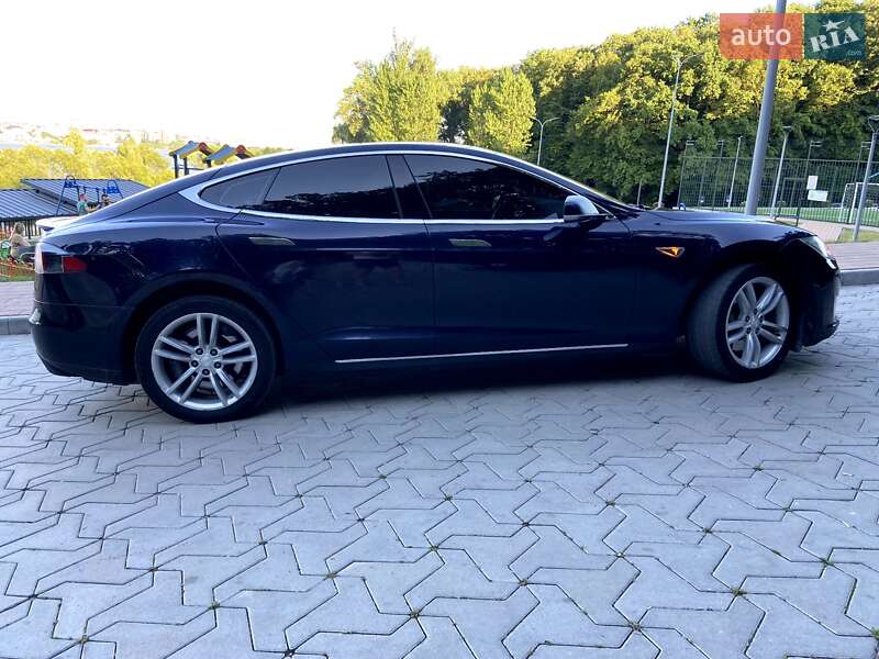 Лифтбек Tesla Model S 2014 в Тернополе
