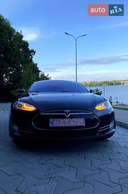 Лифтбек Tesla Model S 2014 в 
