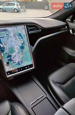 Лифтбек Tesla Model S 2016 в 