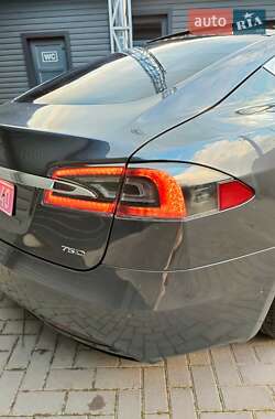 Лифтбек Tesla Model S 2016 в 