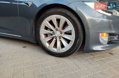 Лифтбек Tesla Model S 2016 в 