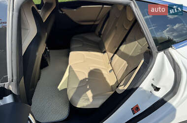 Лифтбек Tesla Model S 2016 в 
