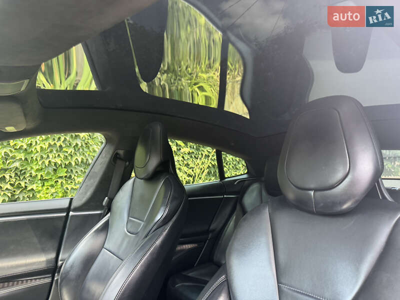 Лифтбек Tesla Model S 2017 в Одессе
