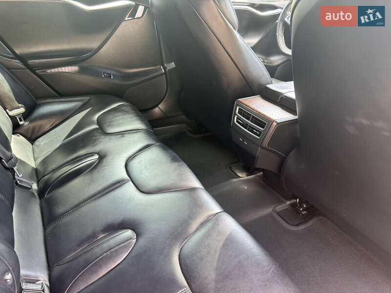 Лифтбек Tesla Model S 2017 в Одессе