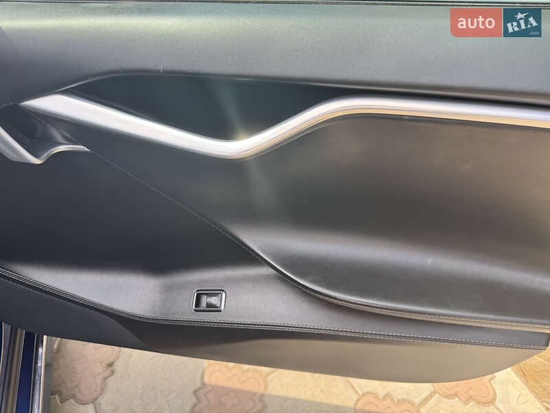 Лифтбек Tesla Model S 2017 в Одессе