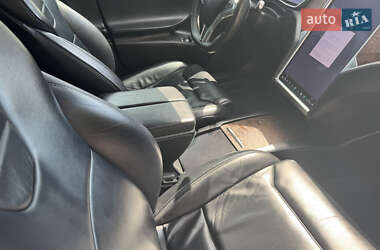 Лифтбек Tesla Model S 2017 в 