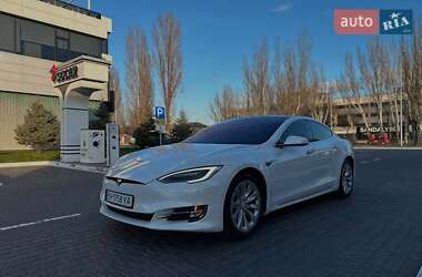 Tesla Model S 2018