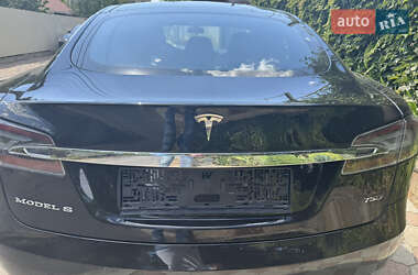 Лифтбек Tesla Model S 2017 в 