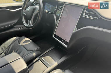 Лифтбек Tesla Model S 2017 в 