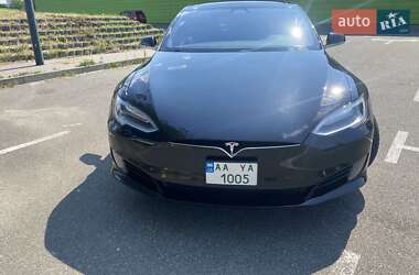 Ліфтбек Tesla Model S 2016 в 