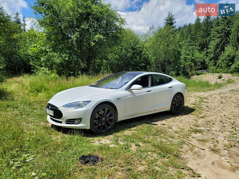 Лифтбек Tesla Model S 2015 в Бучаче фото 24 Лифтбек Tesla Model S 2015 в Бучаче