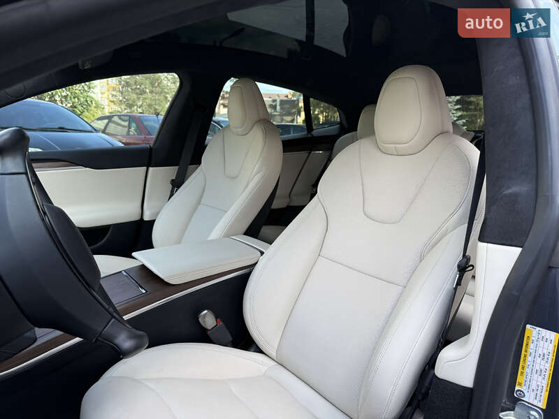 Лифтбек Tesla Model S 2022 в Львове