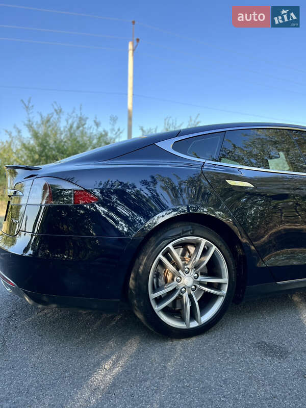 Лифтбек Tesla Model S 2013 в Новомосковске