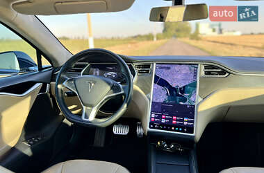 Лифтбек Tesla Model S 2013 в 