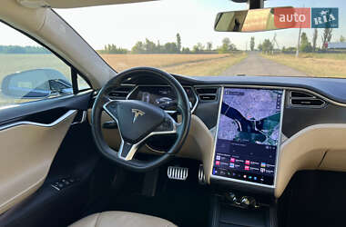 Лифтбек Tesla Model S 2013 в 