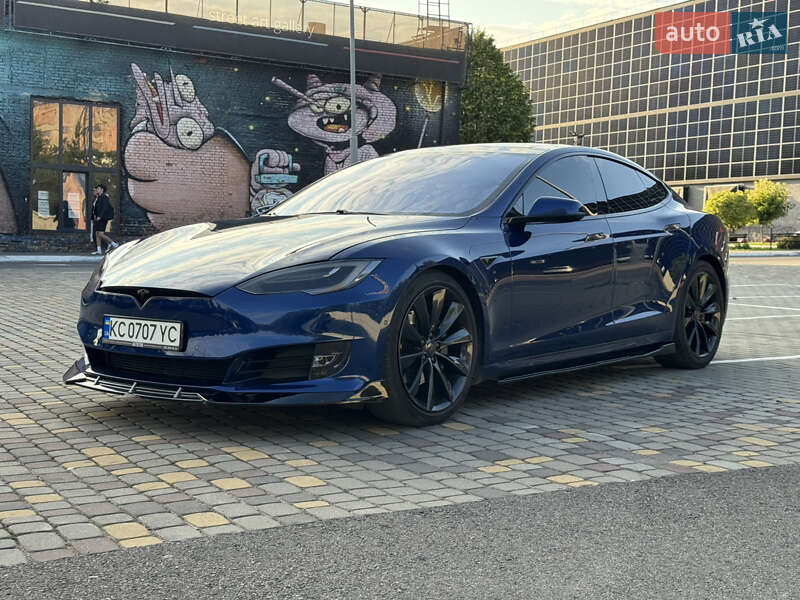 Tesla Model S 2016