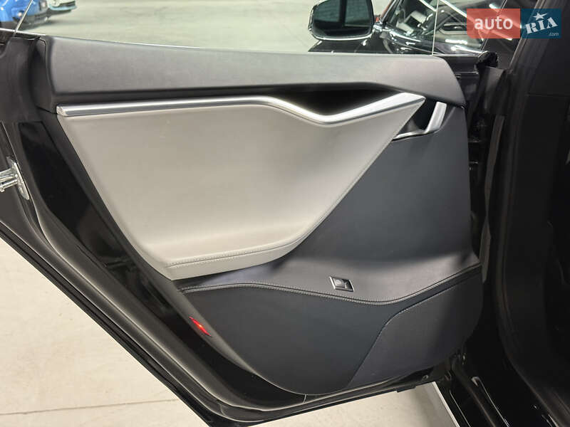 Лифтбек Tesla Model S 2016 в Владимире
