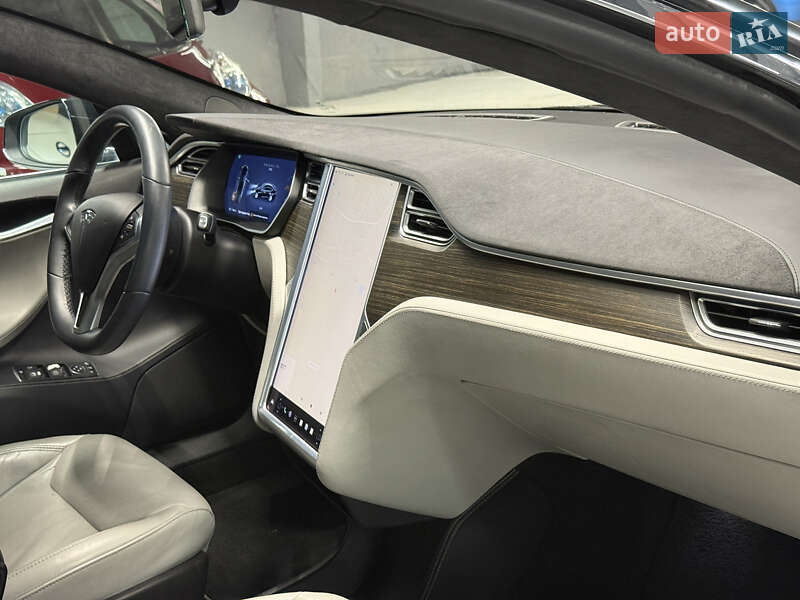 Лифтбек Tesla Model S 2016 в Владимире