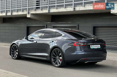 Лифтбек Tesla Model S 2016 в 