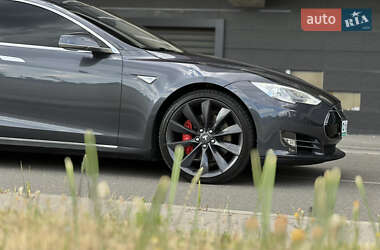 Лифтбек Tesla Model S 2016 в 