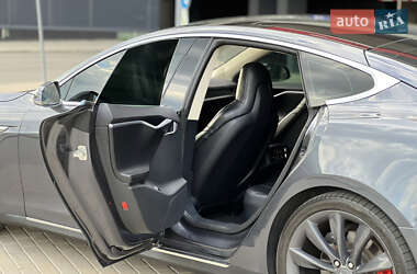 Лифтбек Tesla Model S 2016 в 