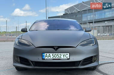 Ліфтбек Tesla Model S 2018 в Львові