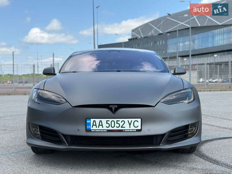 Tesla Model S 2018