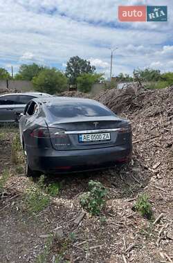 Tesla Model S 2016