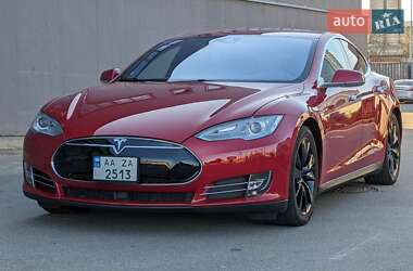 Tesla Model S 2015