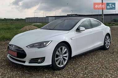 Лифтбек Tesla Model S 2015 в Львове