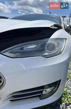 Лифтбек Tesla Model S 2013 в 