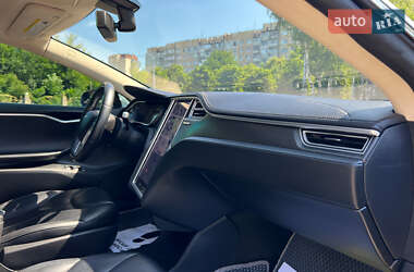 Лифтбек Tesla Model S 2014 в 