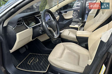 Лифтбек Tesla Model S 2013 в 