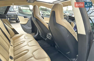 Лифтбек Tesla Model S 2013 в 