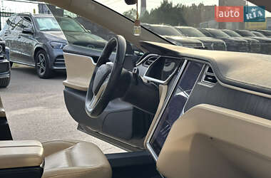 Лифтбек Tesla Model S 2013 в 