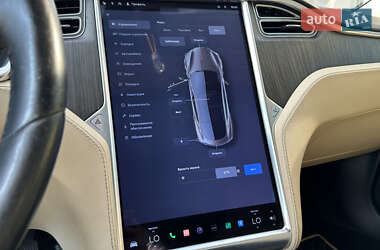 Лифтбек Tesla Model S 2013 в 