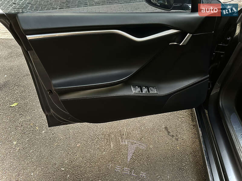 Лифтбек Tesla Model S 2017 в Одессе фото 7 Лифтбек Tesla Model S 2017 в Одессе