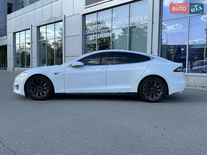 Ліфтбек Tesla Model S 2016 в Києві