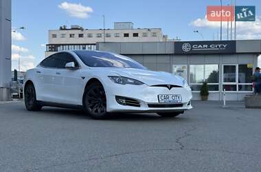 Tesla Model S 2016