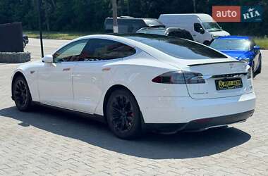 Лифтбек Tesla Model S 2015 в 