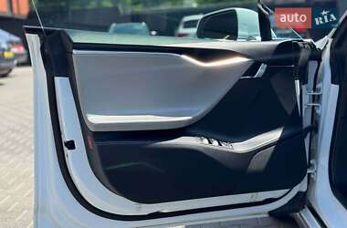 Лифтбек Tesla Model S 2015 в 