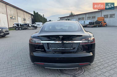 Лифтбек Tesla Model S 2014 в 