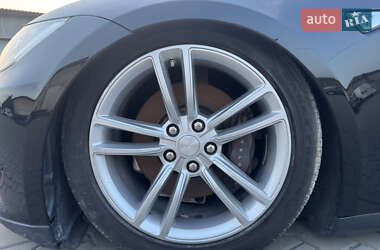 Лифтбек Tesla Model S 2014 в 
