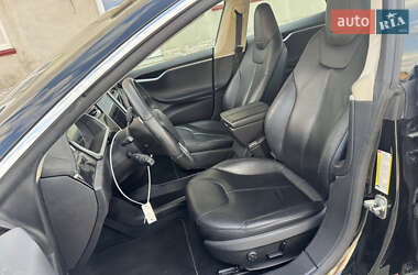 Лифтбек Tesla Model S 2014 в 